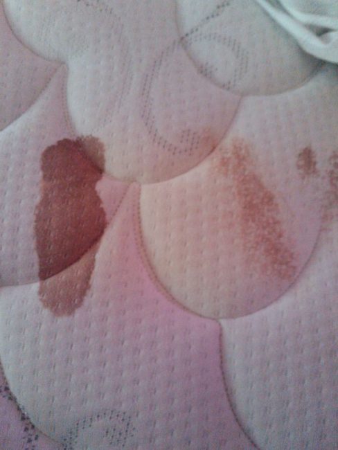 mattress-blood-stain